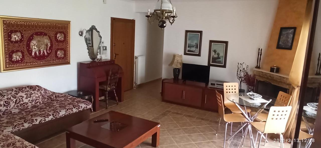 Ritsa Apartment Peraía Екстериор снимка