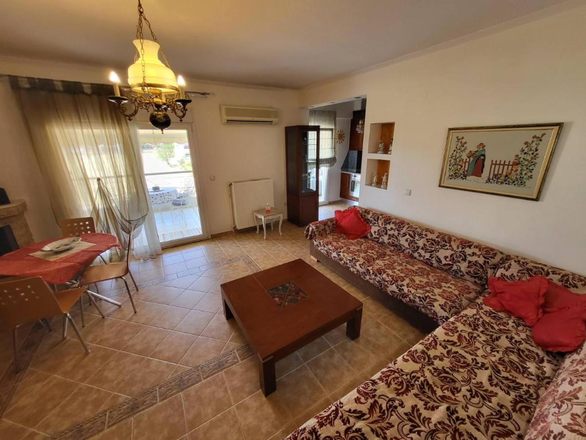 Ritsa Apartment Peraía Екстериор снимка