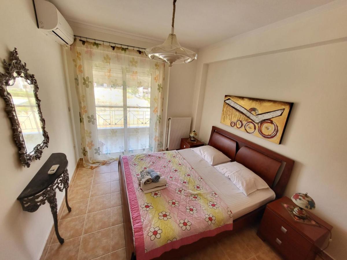 Ritsa Apartment Peraía Екстериор снимка