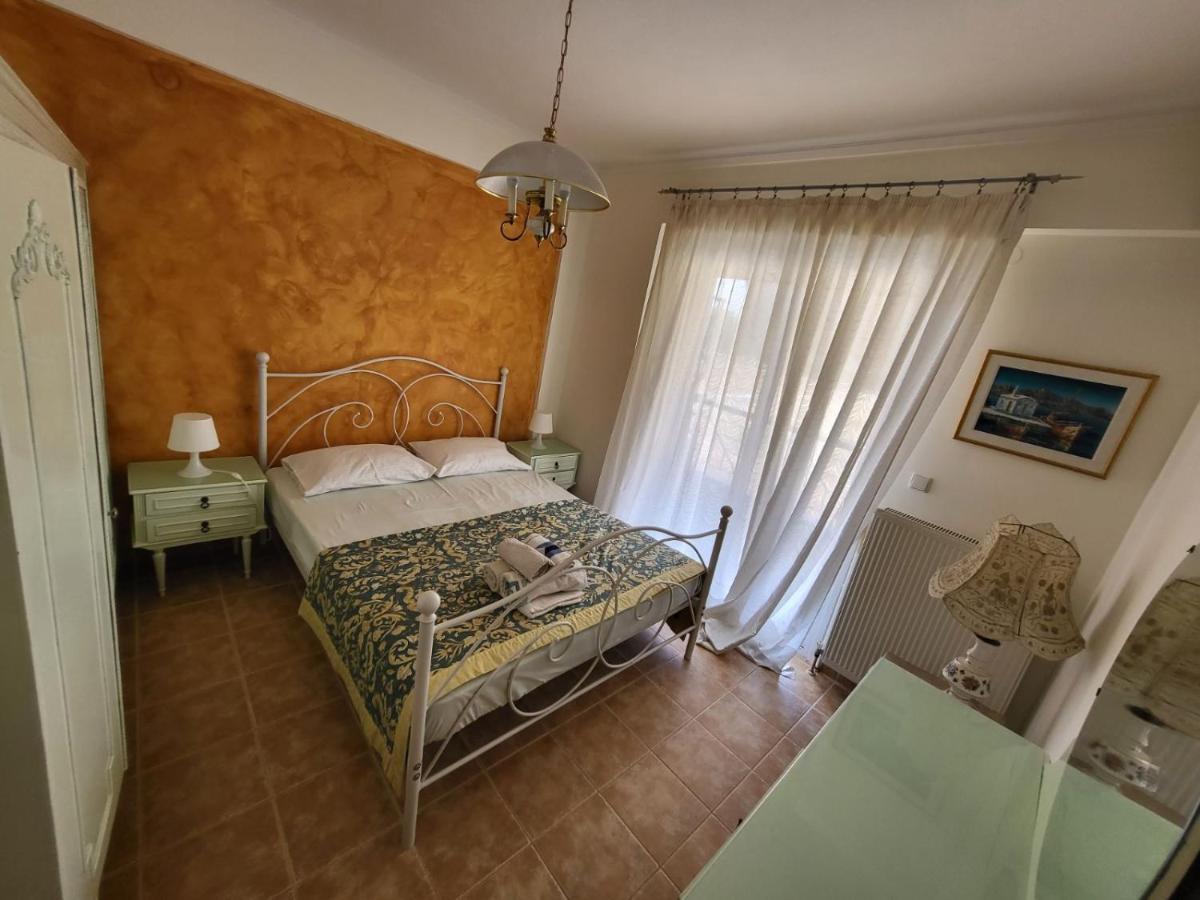 Ritsa Apartment Peraía Екстериор снимка