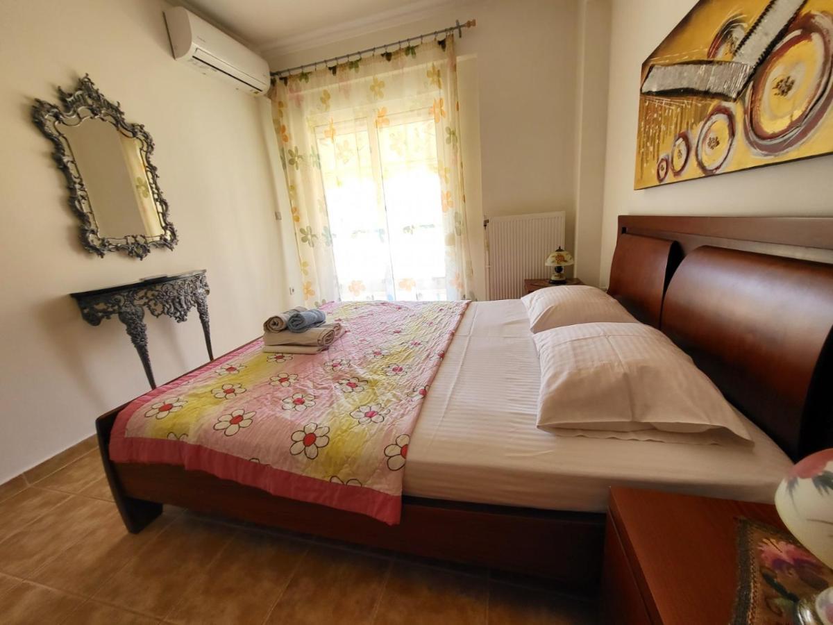 Ritsa Apartment Peraía Екстериор снимка
