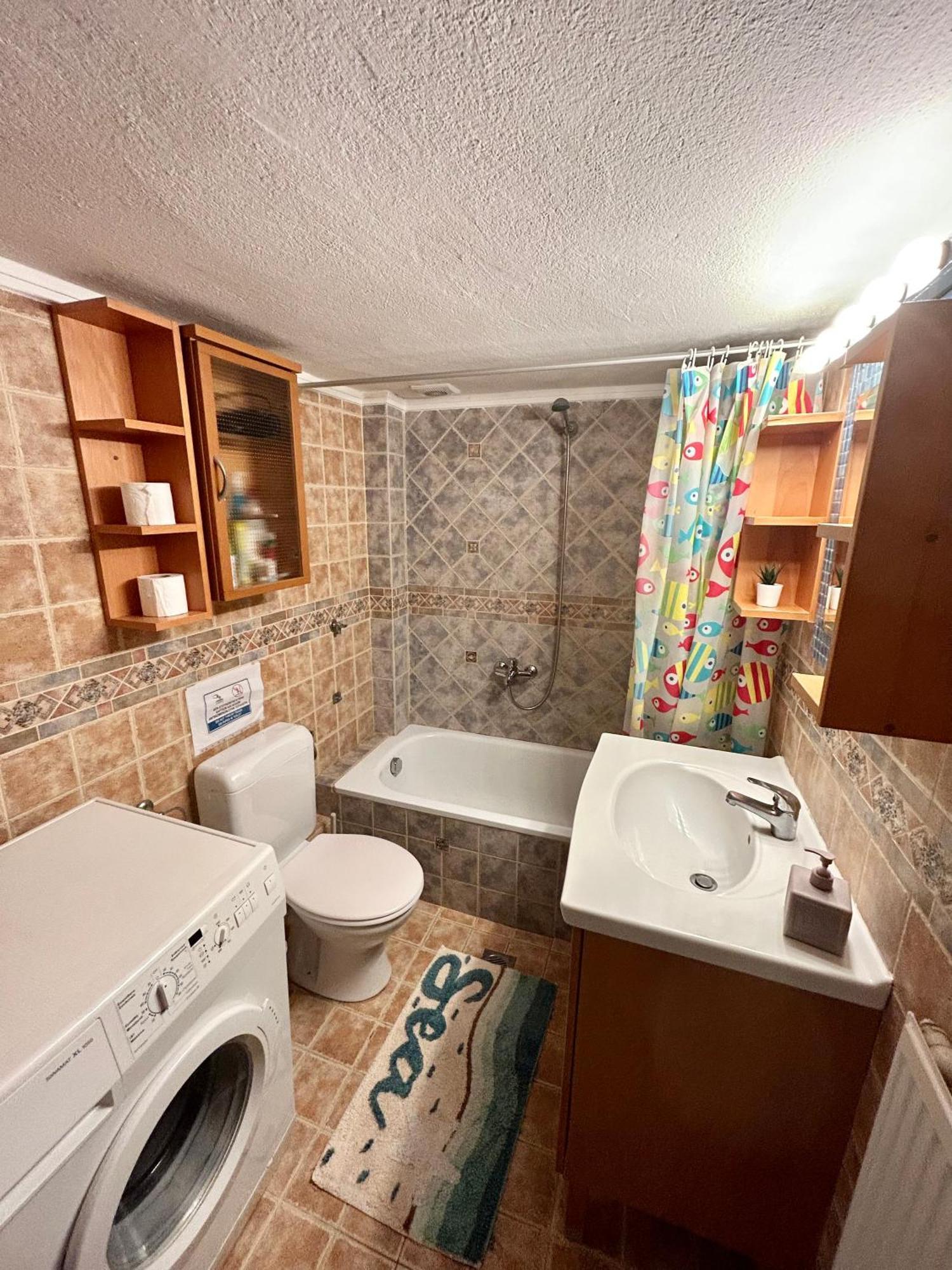 Ritsa Apartment Peraía Екстериор снимка