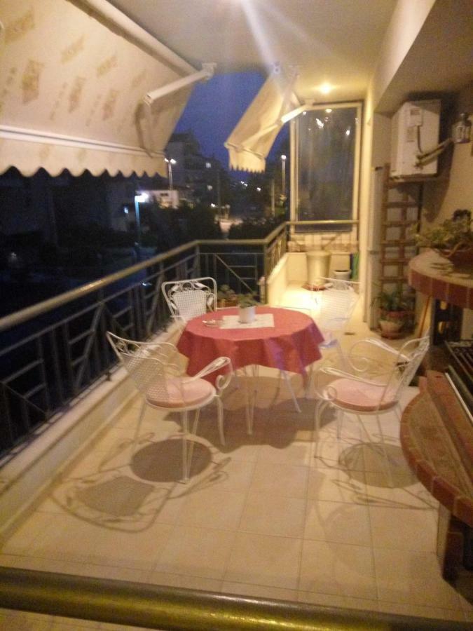 Ritsa Apartment Peraía Екстериор снимка
