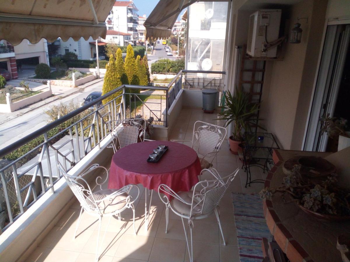 Ritsa Apartment Peraía Екстериор снимка